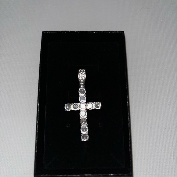 BRAND NEW SILVER DIAMOND CROSS PENDANT‼️ - Picture 3 of 13